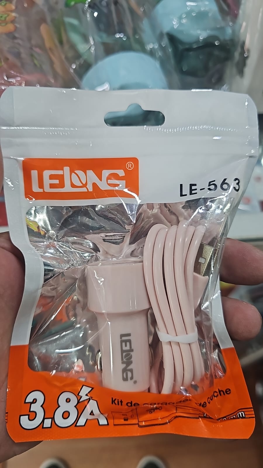 CARGADOR DE AUTO TIPO C LE-563